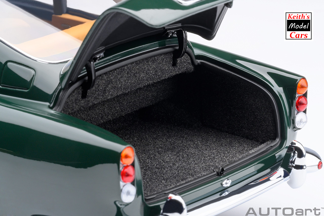 [Maßstab 1/18] Aston Martin DB5 in British Racing Green von AUTOart Models 