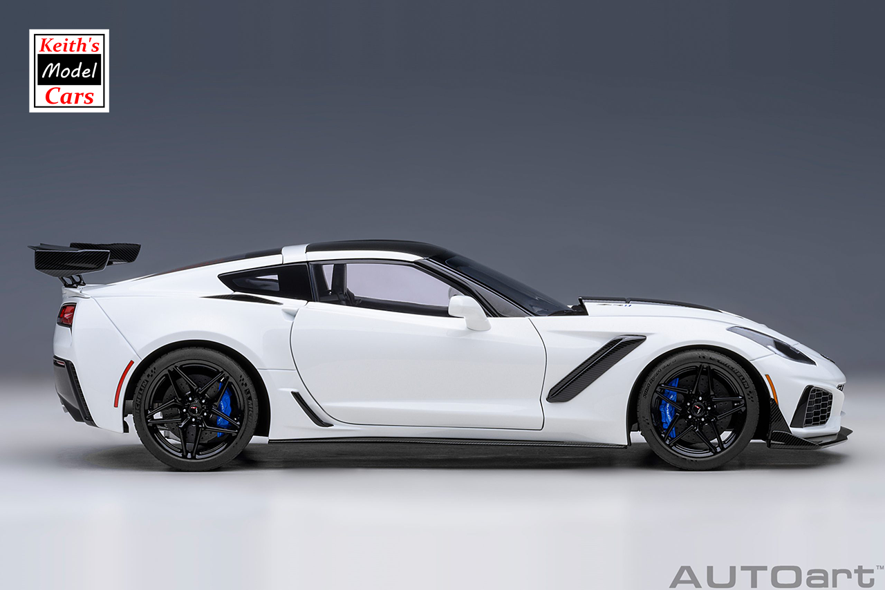 [Maßstab 1/18] Chevrolet Corvette C7 ZR1 in Arctic White von AUTOart Models 