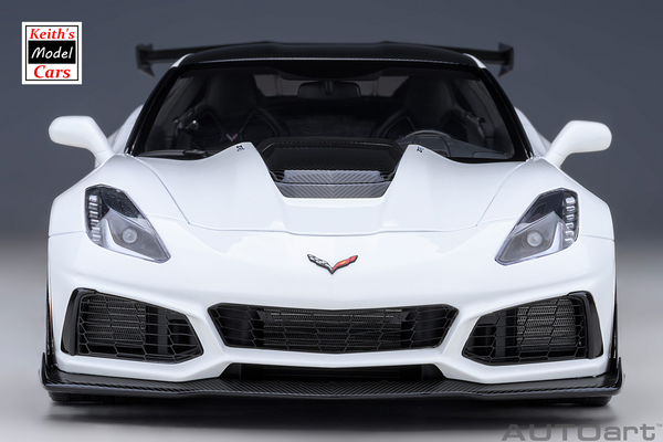 [1/18 Scale] Chevrolet Corvette C7 ZR1 in Arctic White by AUTOart Models