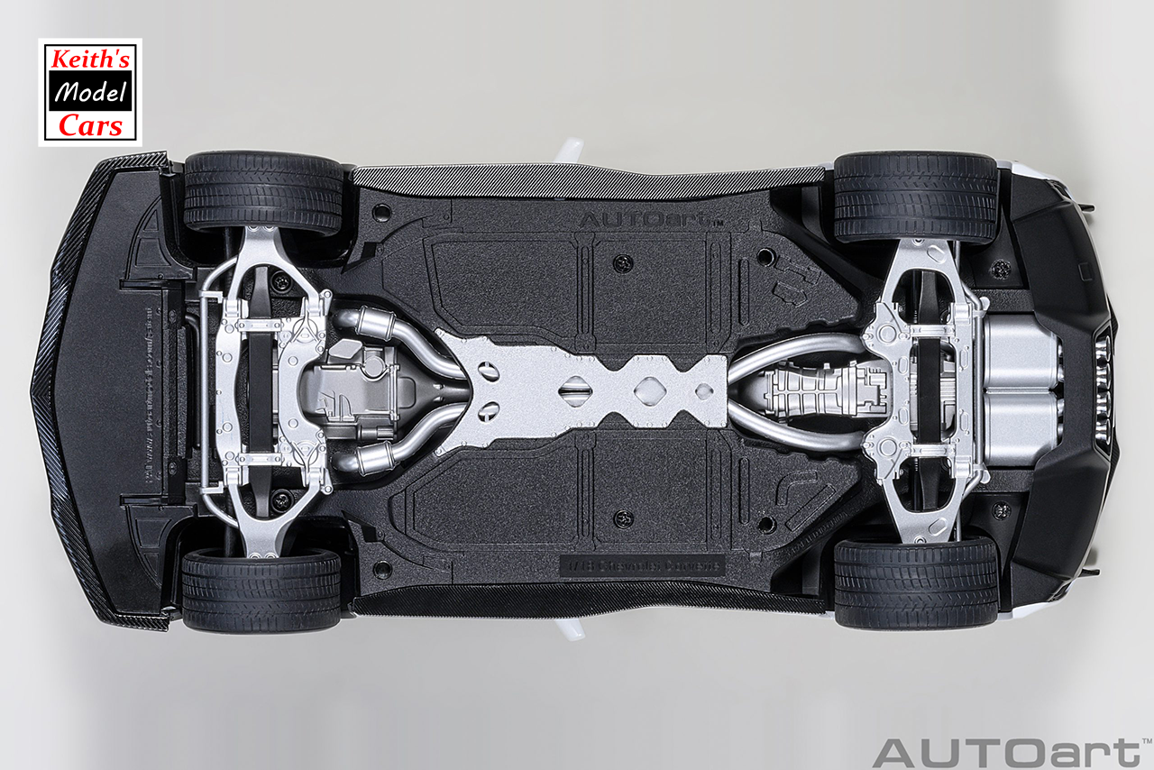[Maßstab 1/18] Chevrolet Corvette C7 ZR1 in Arctic White von AUTOart Models 