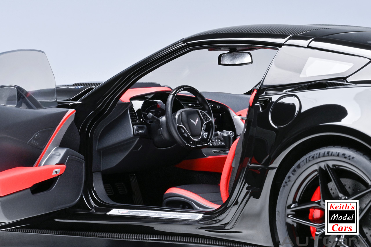 [Maßstab 1/18] Chevrolet Corvette C7 ZR1 in Schwarz von AUTOart Models 