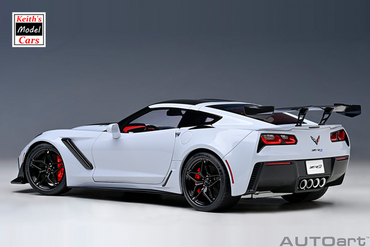[Maßstab 1/18] Chevrolet Corvette C7 ZR1 in Ceramic Matrix Grey Metallic von AUTOart Models 