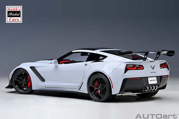 [1/18 Scale] Chevrolet Corvette C7 ZR1 in Ceramic Matrix Grey Metallic by AUTOart Models