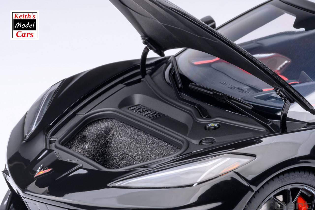 [Maßstab 1/18] Chevrolet Corvette C8 Stingray Z51 in Schwarz von AUTOart Models 