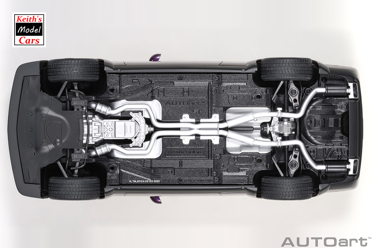[Maßstab 1/18] Dodge Challenger R/T Scat Pack Shaker Widebody 2022 in Hellraisin von AUTOart Models 