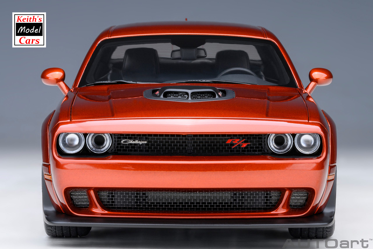 [Maßstab 1/18] Dodge Challenger R/T Scat Pack Shaker Widebody 2022 in Sinamon Stick von AUTOart Models 