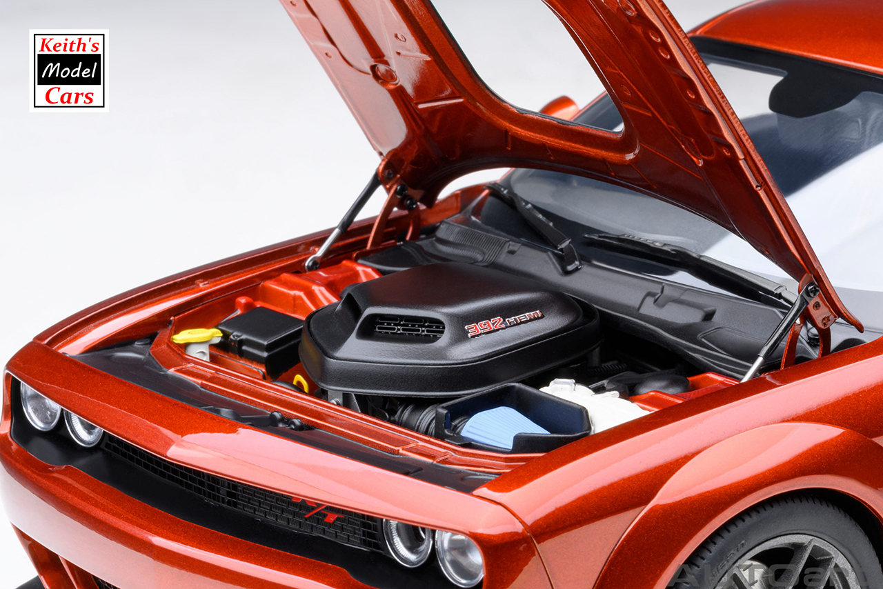 [Maßstab 1/18] Dodge Challenger R/T Scat Pack Shaker Widebody 2022 in Sinamon Stick von AUTOart Models 