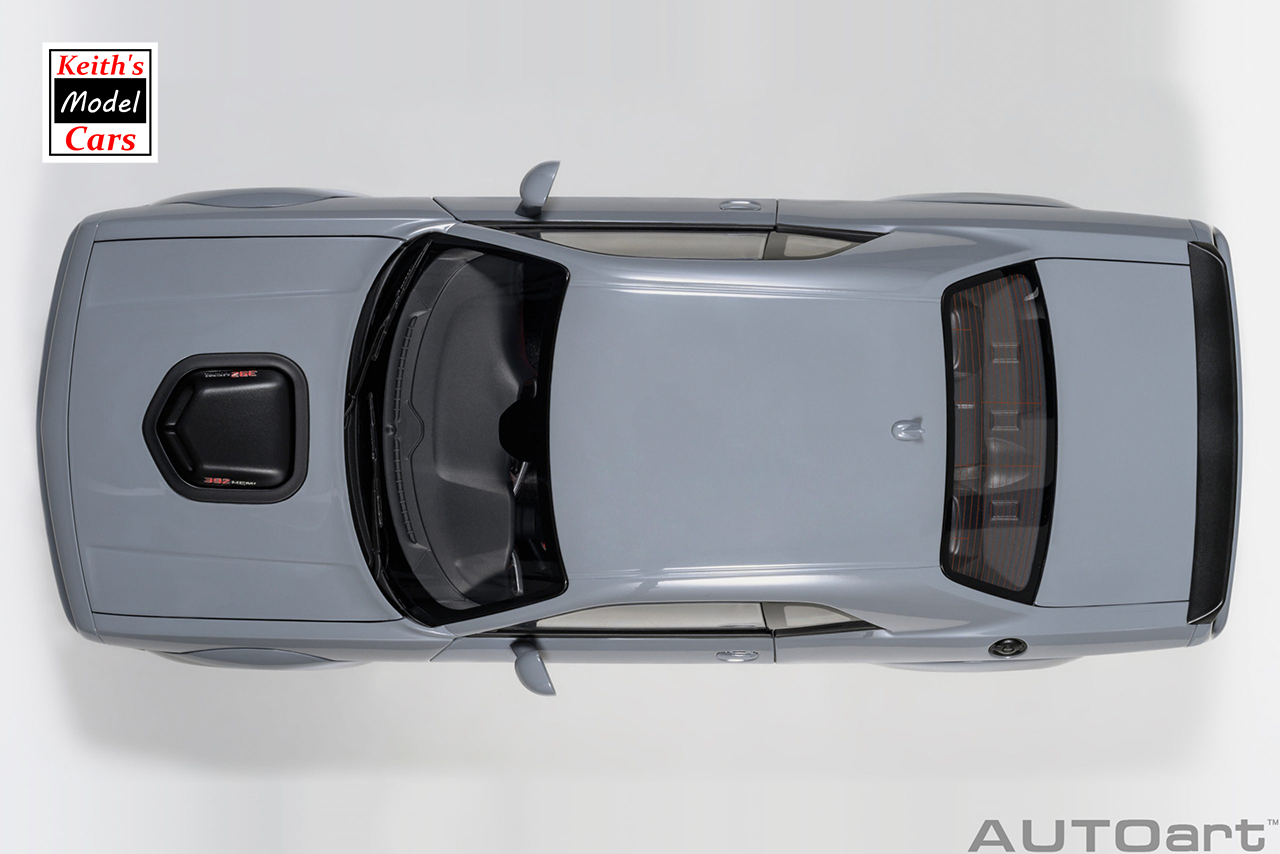 [Maßstab 1/18] Dodge Challenger R/T Scat Pack Shaker Widebody 2022 in Smoke Show von AUTOart Models 