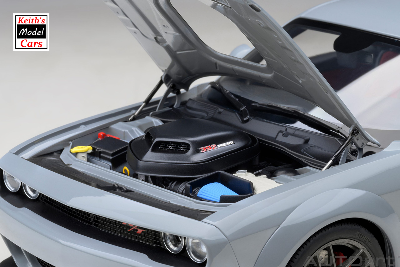 [Maßstab 1/18] Dodge Challenger R/T Scat Pack Shaker Widebody 2022 in Smoke Show von AUTOart Models 