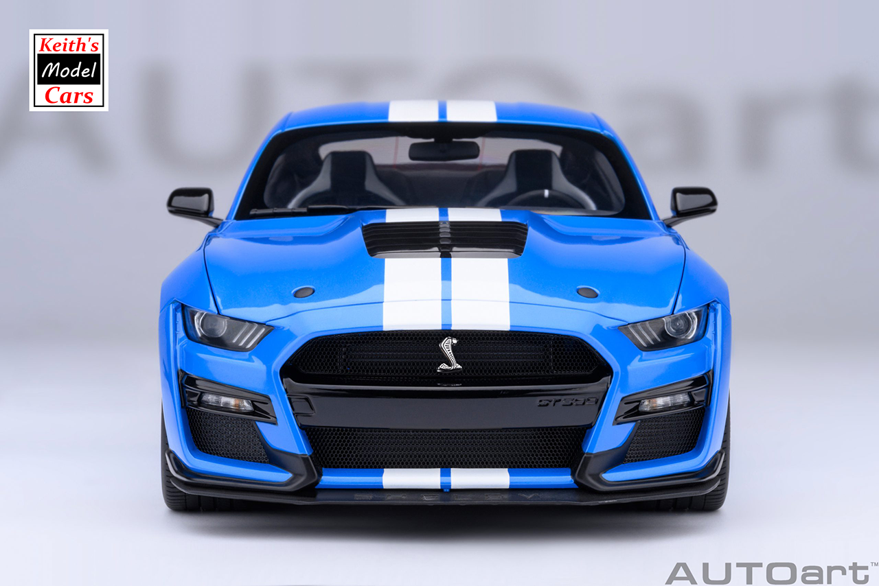 [Maßstab 1/18] Ford Mustang Shelby GT500 in Grabber Blue von AUTOart Models 
