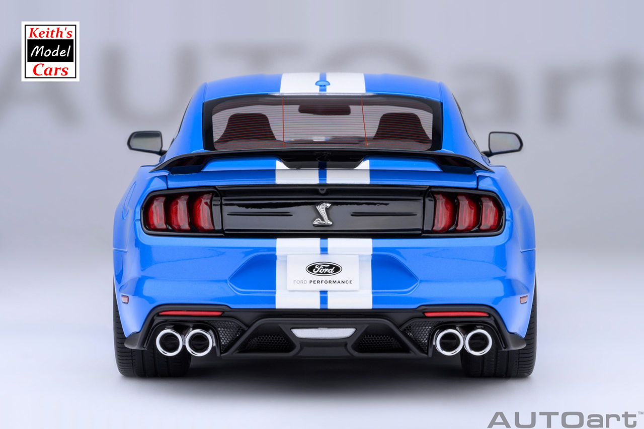 [Maßstab 1/18] Ford Mustang Shelby GT500 in Grabber Blue von AUTOart Models 