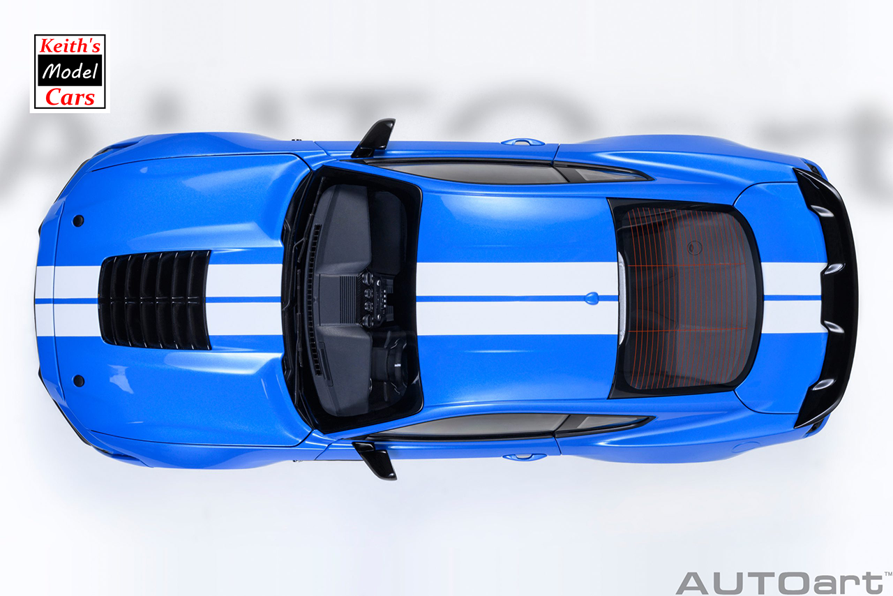 [Maßstab 1/18] Ford Mustang Shelby GT500 in Grabber Blue von AUTOart Models 