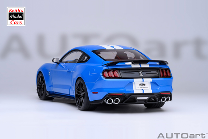 [Maßstab 1/18] Ford Mustang Shelby GT500 in Grabber Blue von AUTOart Models 