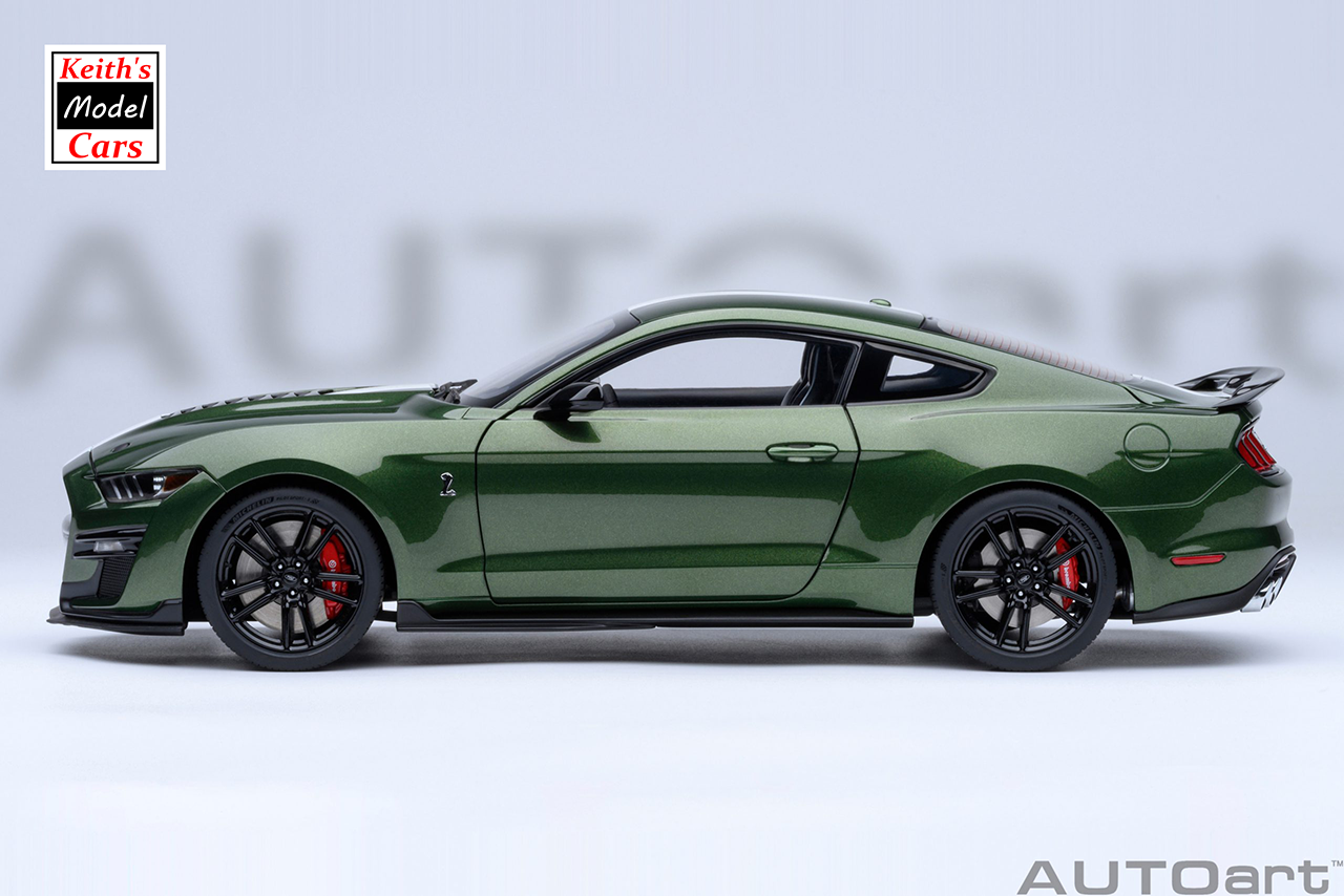 [1/18 Scale] Ford Mustang Shelby GT500 in Eruption Green by AUTOart Models