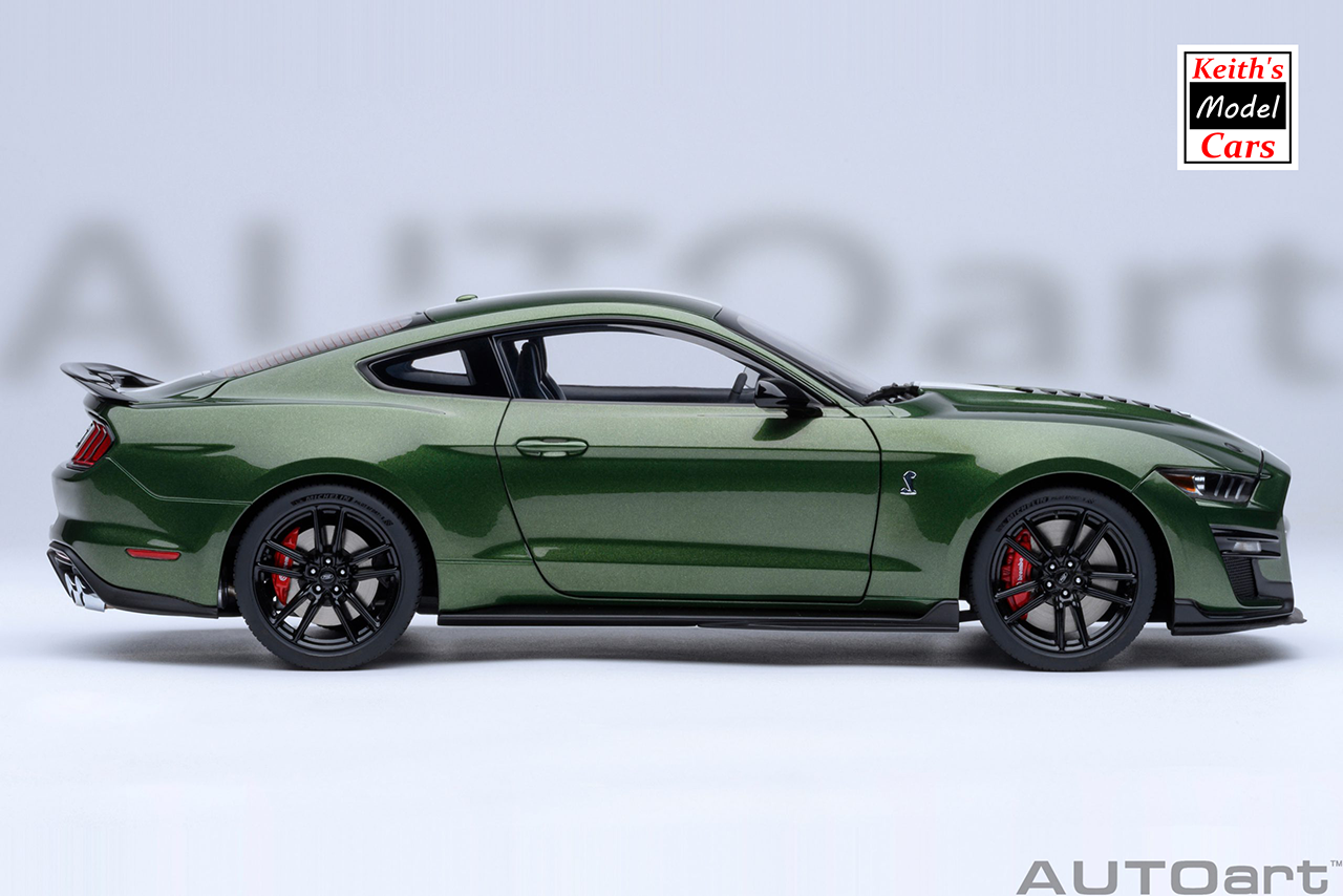 [1/18 Scale] Ford Mustang Shelby GT500 in Eruption Green by AUTOart Models