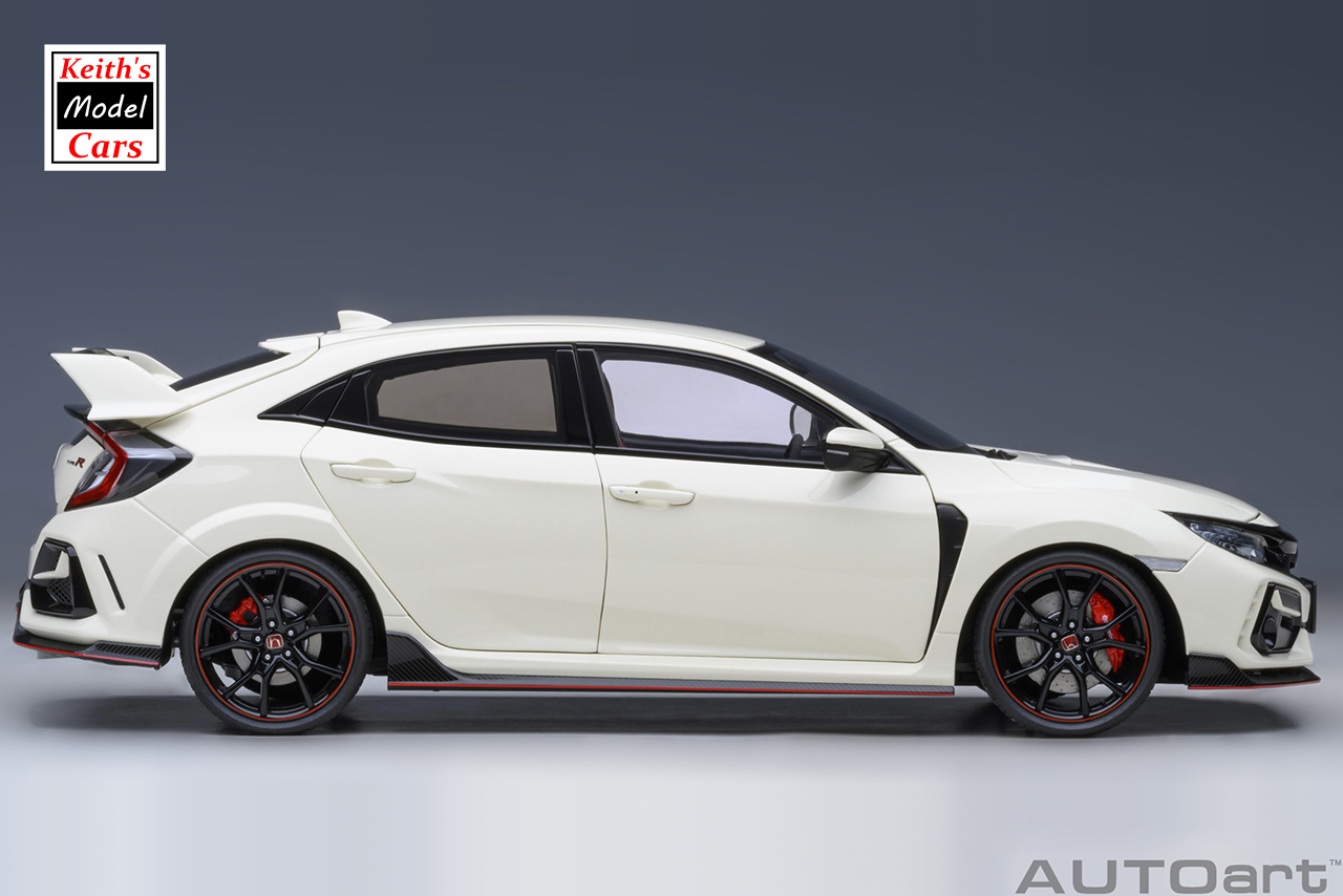 [1/18 Scale] Honda Civic Type R (FK8) 2021 in Championship White by AUTOart Models
