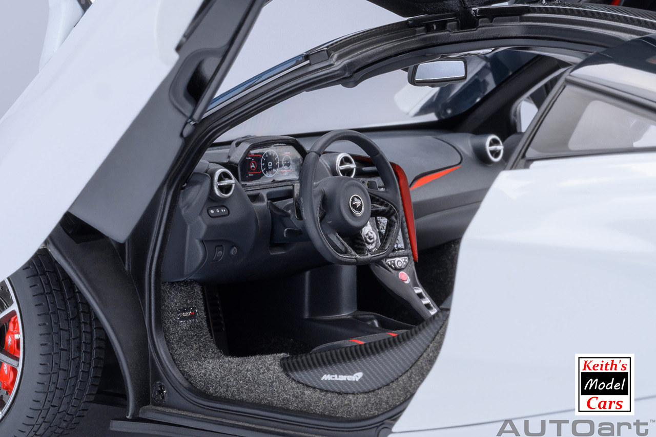 [Maßstab 1/18] McLaren 720S in Silica White von AUTOart Models 