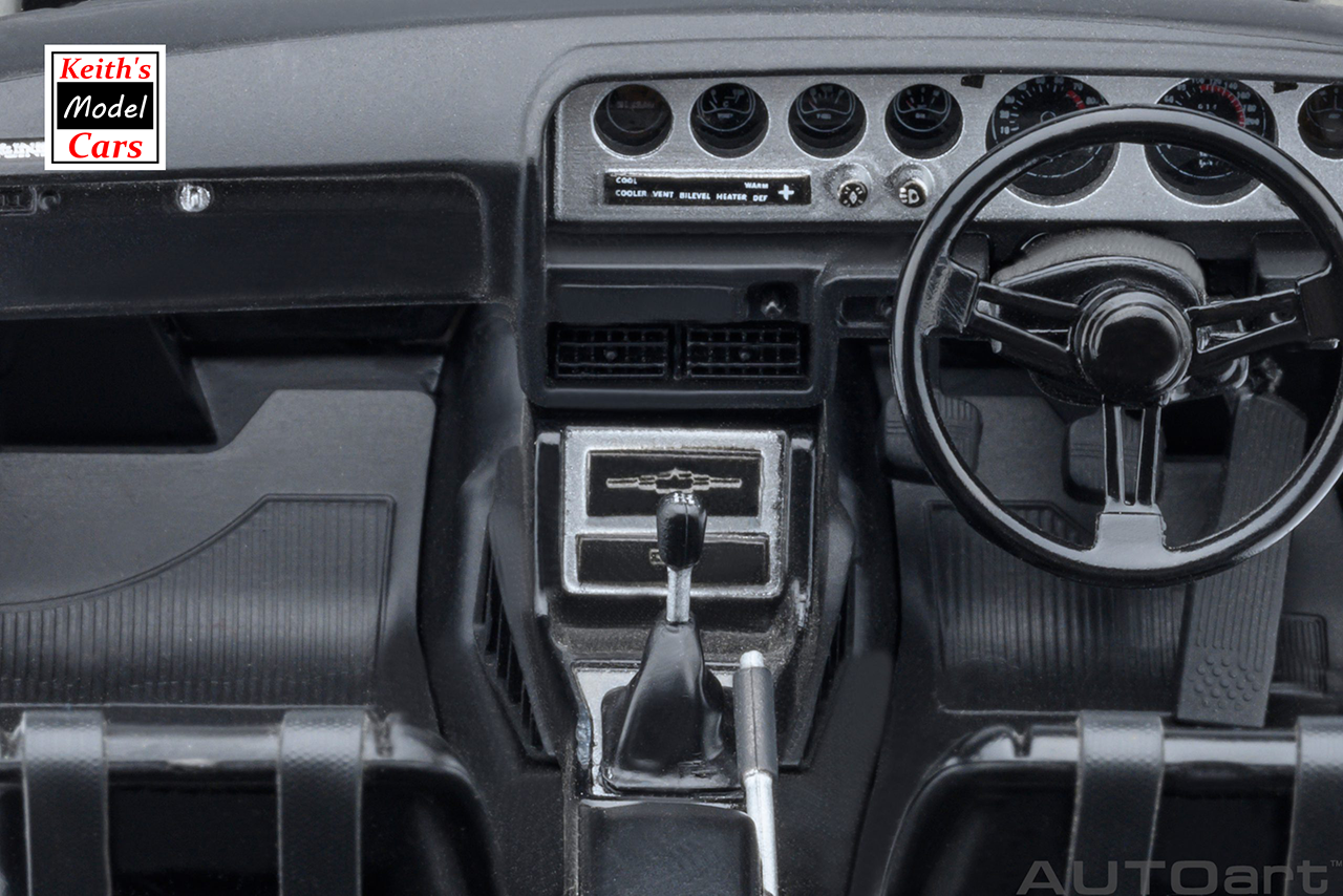 [Maßstab 1/18] Nissan Skyline 2000 GT-R (KPGC110) getunte Version in Silber von AUTOart Models 