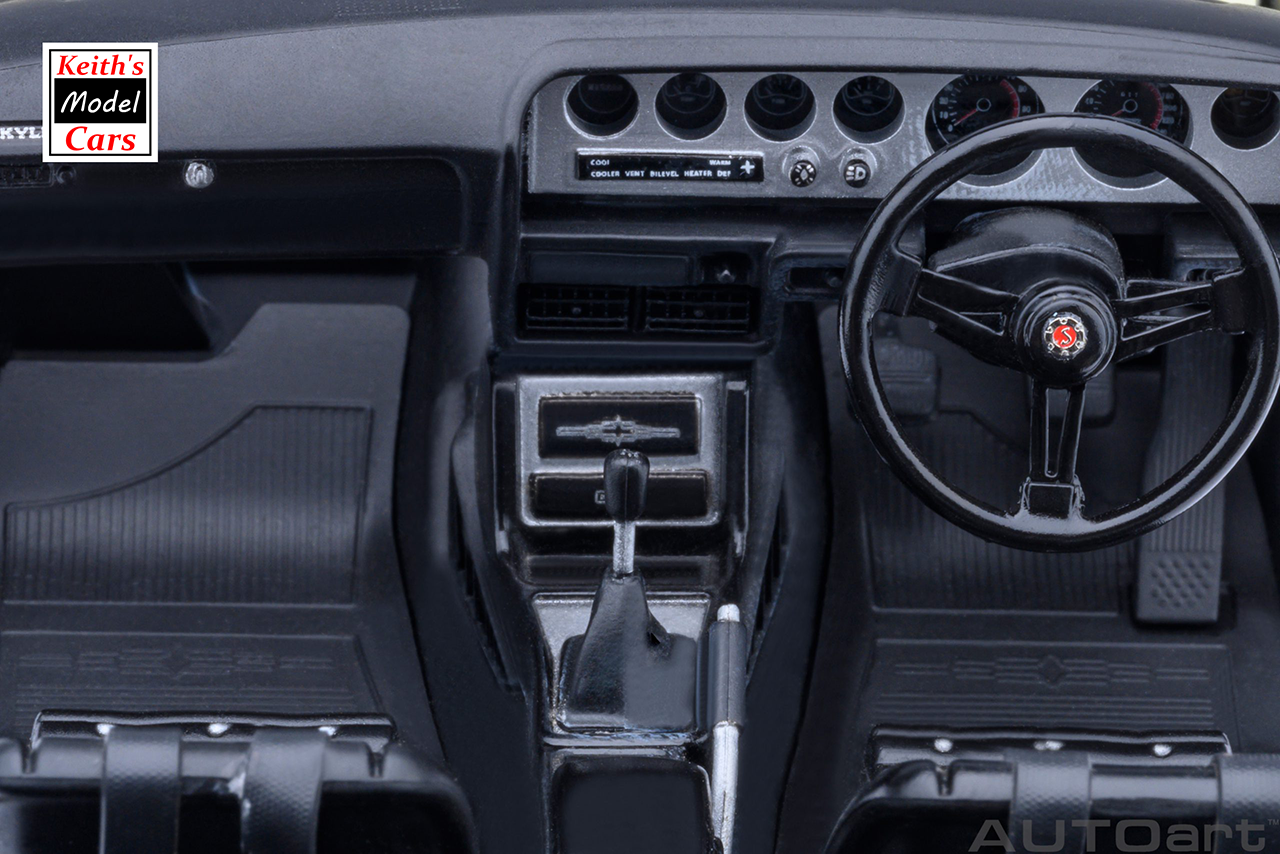 [Maßstab 1/18] Nissan Skyline 2000 GT-R (KPGC110) getunte Version in Weiß von AUTOart Models 