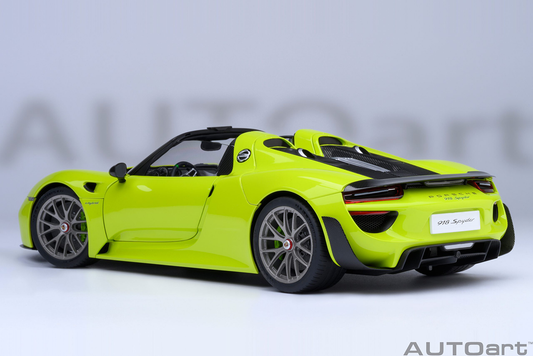 [Maßstab 1/18] Porsche 918 Spyder Weissach-Paket in Acid Green von AUTOart Models 