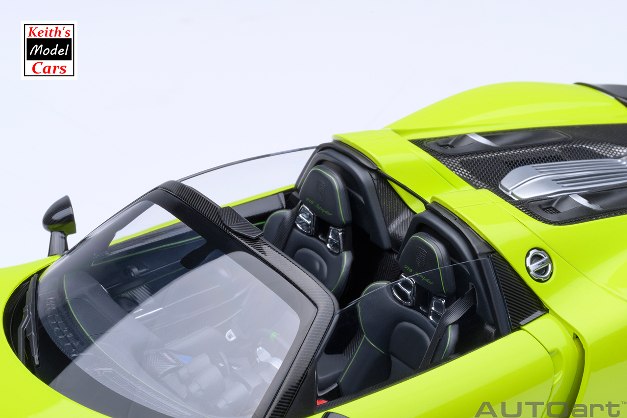 [Maßstab 1/18] Porsche 918 Spyder Weissach-Paket in Acid Green von AUTOart Models 