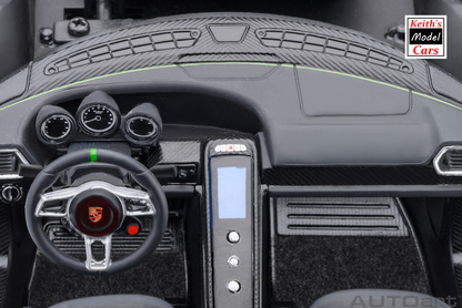 [Maßstab 1/18] Porsche 918 Spyder Weissach-Paket in Acid Green von AUTOart Models 