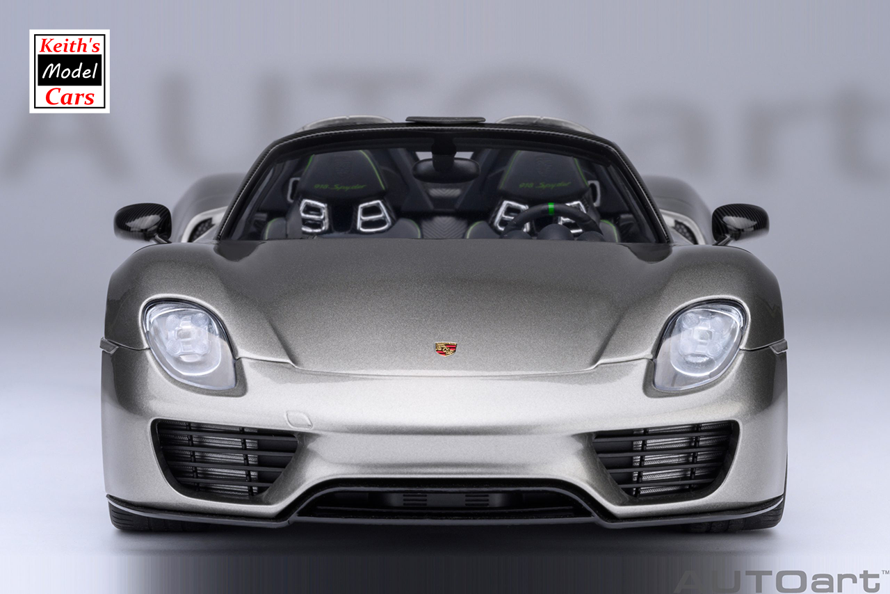 [Maßstab 1/18] Porsche 918 Spyder Weissach-Paket in Liquid Metal Silver von AUTOart Models 