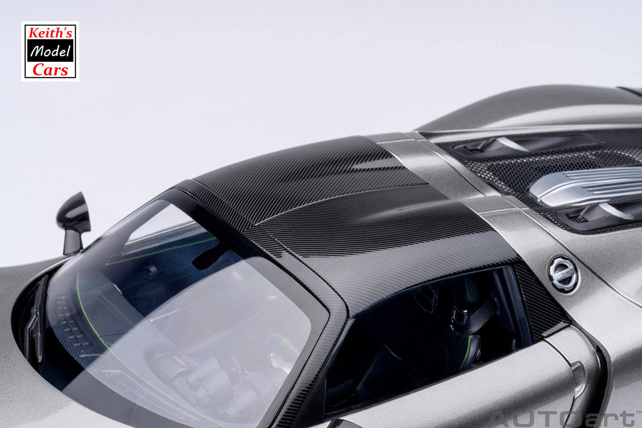 [Maßstab 1/18] Porsche 918 Spyder Weissach-Paket in Liquid Metal Silver von AUTOart Models 