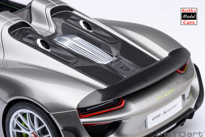 [Maßstab 1/18] Porsche 918 Spyder Weissach-Paket in Liquid Metal Silver von AUTOart Models 