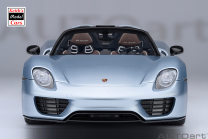 [Maßstab 1/18] Porsche 918 Spyder Weissach-Paket in Liquid Metal Blue Chrome von AUTOart Models 
