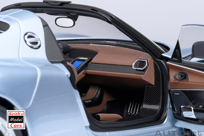 [Maßstab 1/18] Porsche 918 Spyder Weissach-Paket in Liquid Metal Blue Chrome von AUTOart Models 
