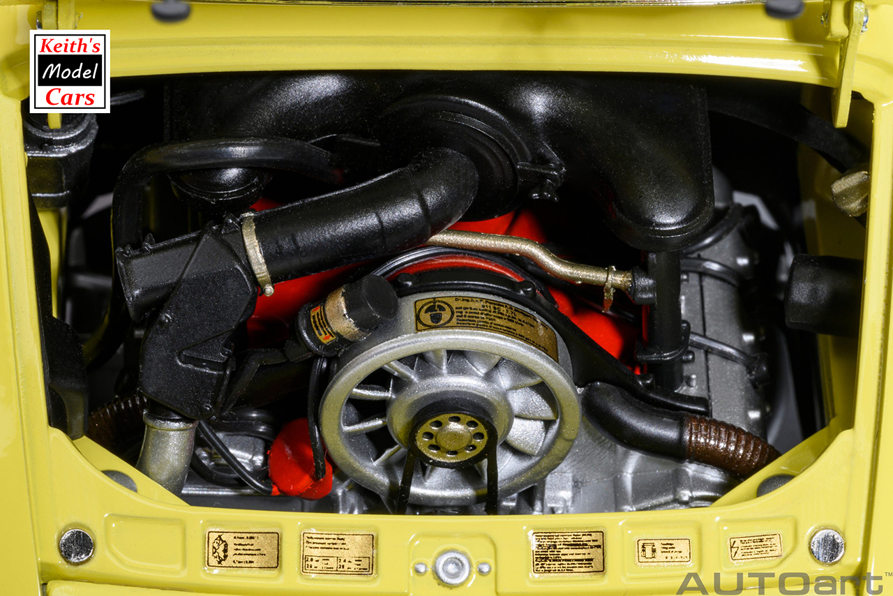 [Maßstab 1/18] Porsche 911 Carrera 2.7 RS in Hellgelb mit grünen Streifen von AUTOart Models 