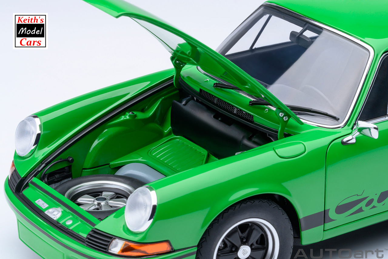 [Maßstab 1/18] Porsche 911 Carrera 2.7 RS in Viperngrün mit schwarzen Streifen von AUTOart Models 