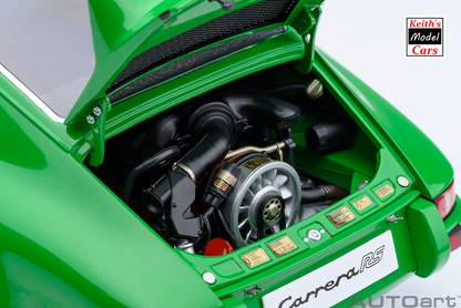 [Maßstab 1/18] Porsche 911 Carrera 2.7 RS in Viperngrün mit schwarzen Streifen von AUTOart Models 