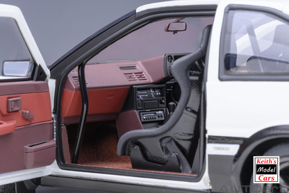 [Maßstab 1:18] Toyota Sprinter Trueno (AE86) – „Project D“ – Endversion von AUTOart Models 