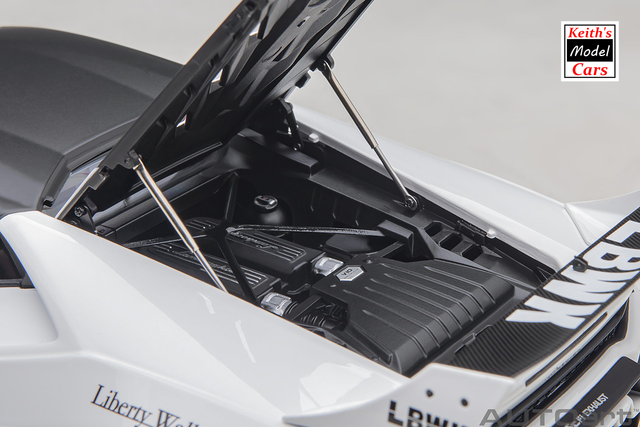[Maßstab 1/18] Liberty Walk LB Silhouette Lamborghini Huracan GT in Weiß von AUTOart Models 