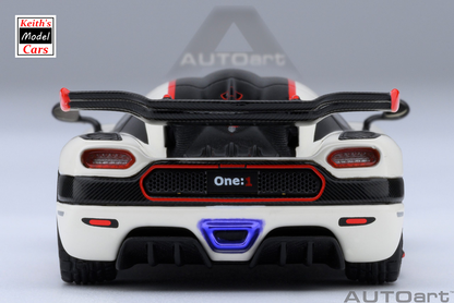 [Maßstab 1/64] Koenigsegg One:1 in Kieselweiß/Carbon von AUTOart Models 