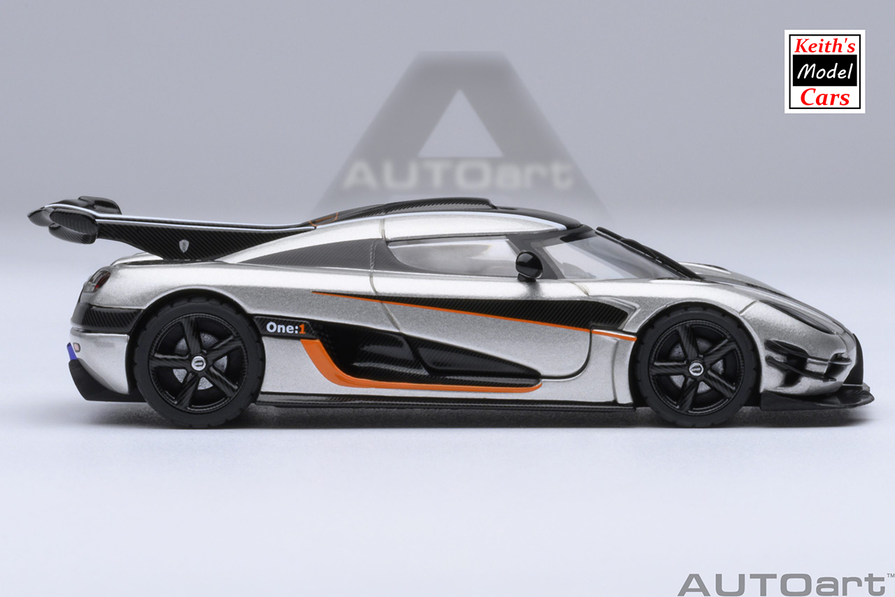 [Maßstab 1/64] Koenigsegg One:1 in Moon Grey/Carbon von AUTOart Models 