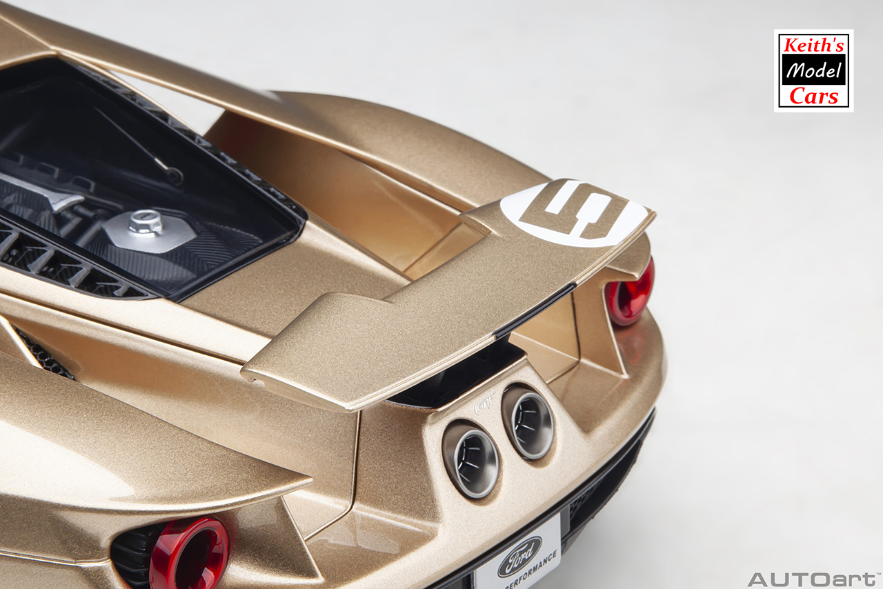 [Maßstab 1/18] Ford GT 2022 Holman Moody Heritage Edition (Holman Woody Gold) von AUTOart Models 