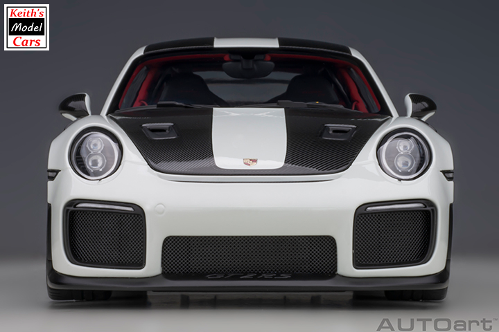 [Maßstab 1/18] Porsche 911 GT2 RS Weissach-Paket in Weiß von AUTOart Models 