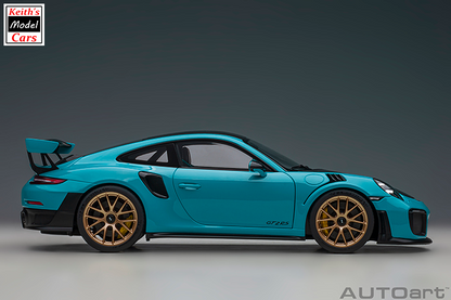 [Maßstab 1:18] Porsche 911 GT2 RS Weissach-Paket in Miami Blue von AUTOart Models 