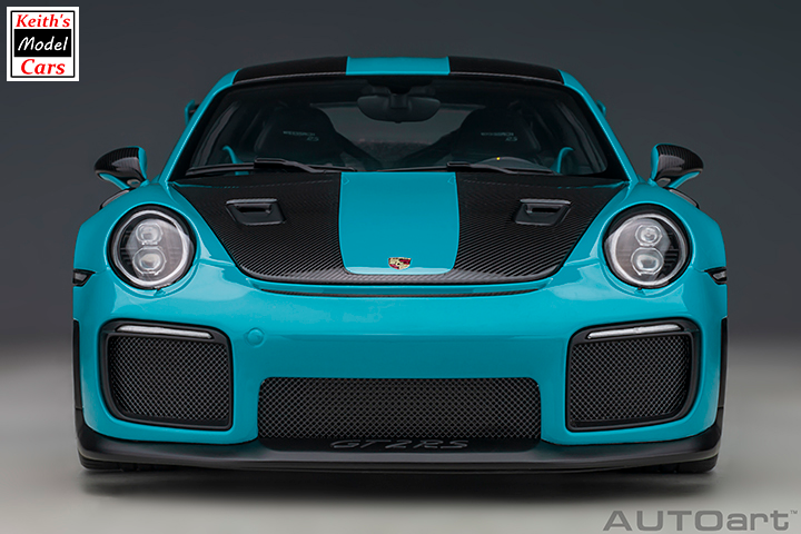 [Maßstab 1:18] Porsche 911 GT2 RS Weissach-Paket in Miami Blue von AUTOart Models 