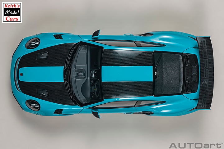 [Maßstab 1:18] Porsche 911 GT2 RS Weissach-Paket in Miami Blue von AUTOart Models 