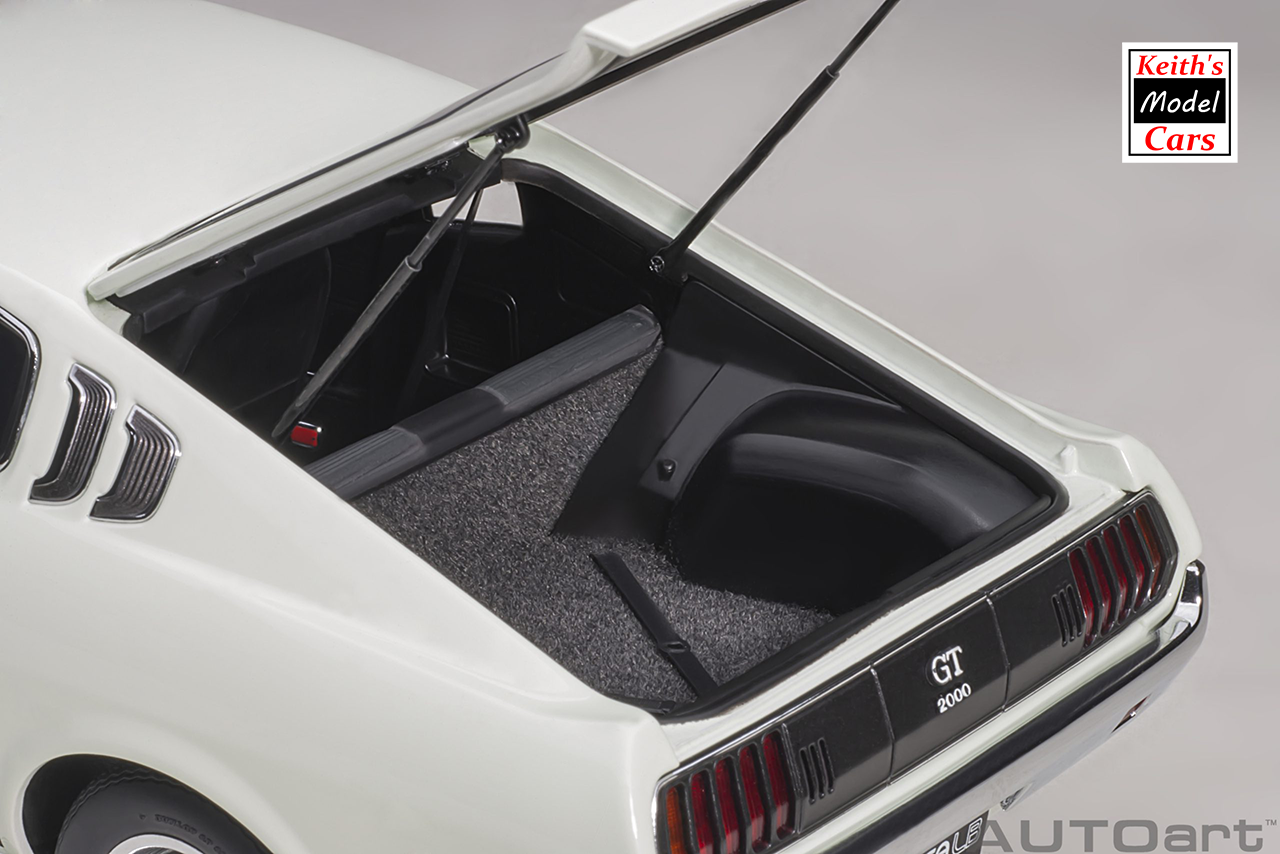 [Maßstab 1/18] Toyota Celica Liftback 2000GT (RA25) 1973 in Weiß von AUTOart Models 