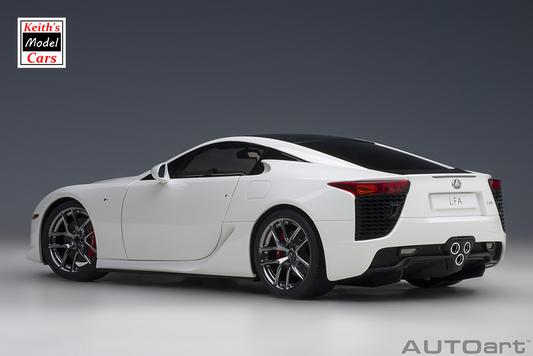[Maßstab 1/18] Lexus LFA in Whitest White/Black Carbon von AUTOart Models 