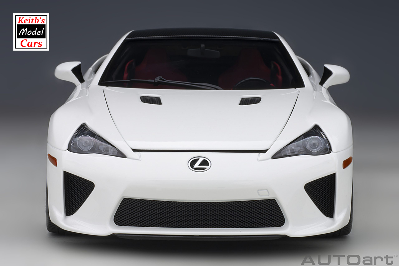 [Maßstab 1/18] Lexus LFA in Whitest White/Black Carbon von AUTOart Models 