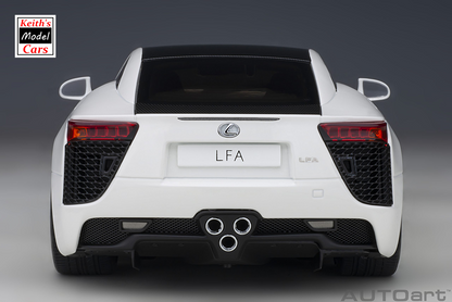 [Maßstab 1/18] Lexus LFA in Whitest White/Black Carbon von AUTOart Models 