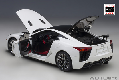 [Maßstab 1/18] Lexus LFA in Whitest White/Black Carbon von AUTOart Models 
