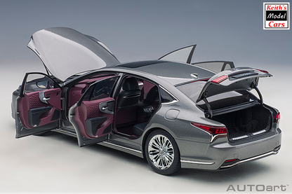 [Maßstab 1/18] Lexus LS 500h in Manganglanz-Metallic mit karminroter und schwarzer Innenausstattung von AUTOart Models 
