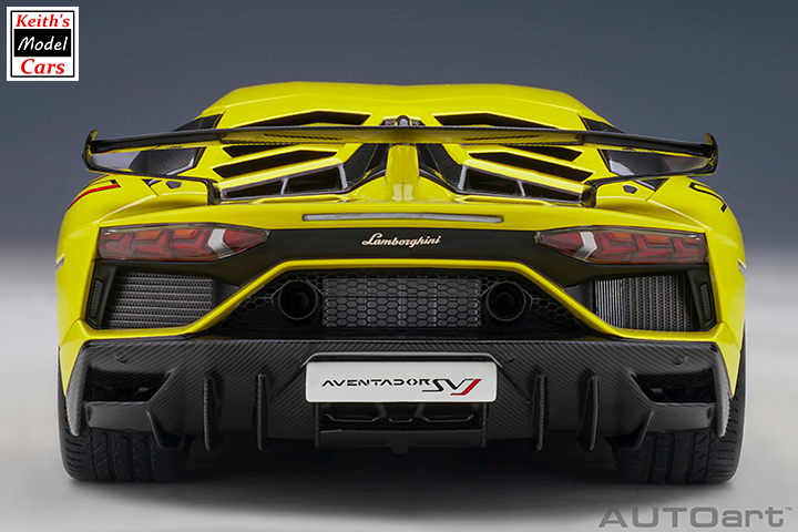 [Maßstab 1/18] Lamborghini Aventador SVJ in Giallo Tenerife/Perlgelb von AUTOart Models 